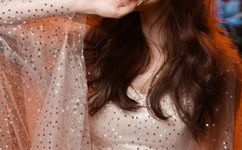 丰满乳亲伦小说